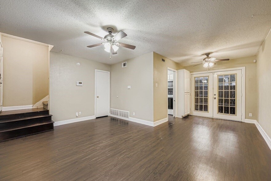 Photo - 214 Austin St