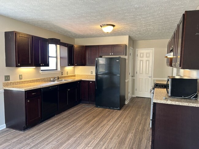 Photo - 901 Locke Dr