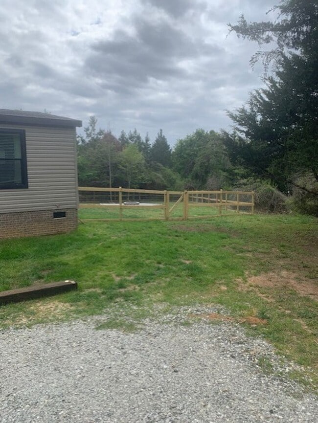 Photo - 561 Morris Bridge Rd