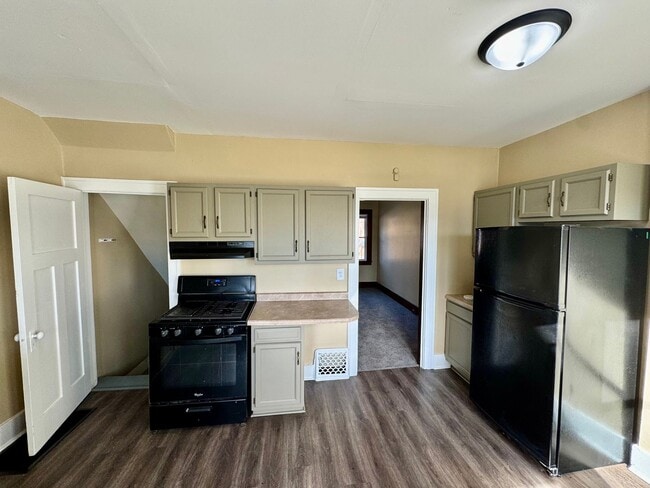 Photo - Updated 2BR Townhome Across from Stephens Park