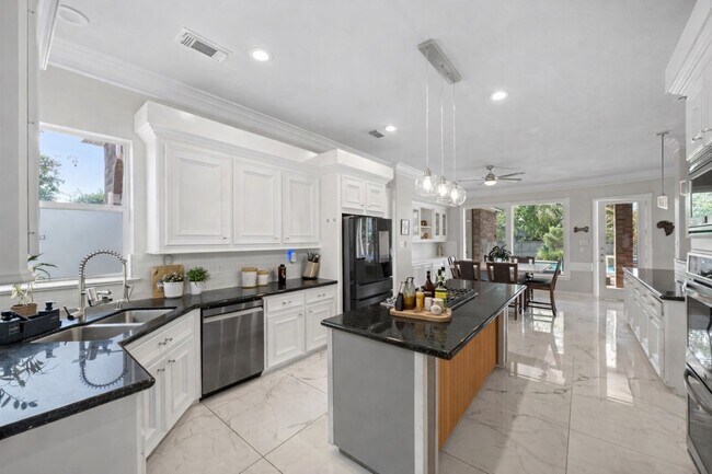 Photo - 25307 Piney Bend Ct