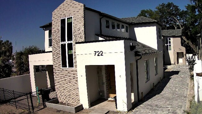 Building Photo - COLLEGE PARK EXECUTIVE HOME