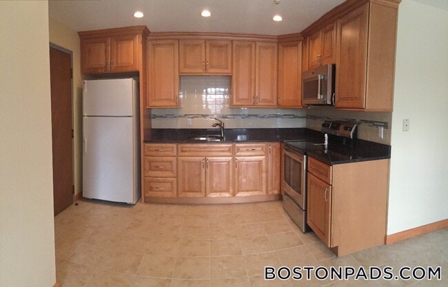 85 Charles St Unit 2
