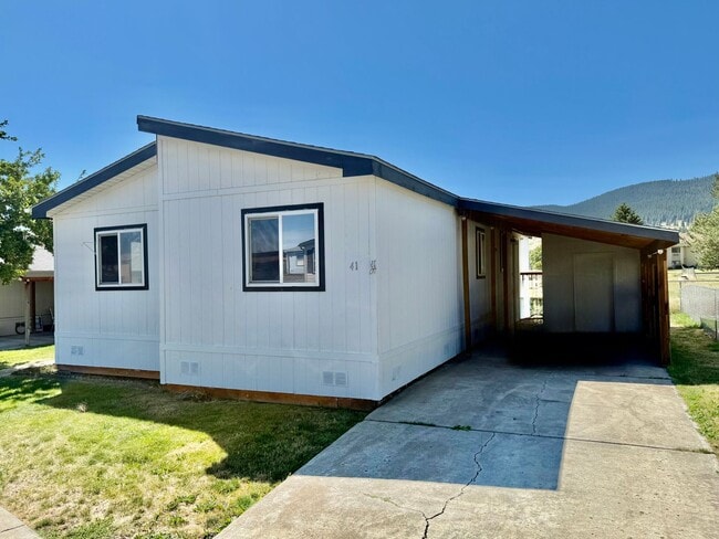 Building Photo - 313 12th St Rental
