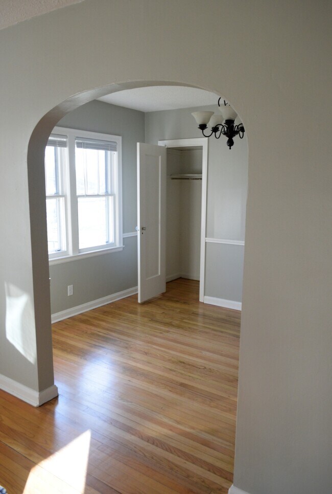 Photo - 5337 E 11th St