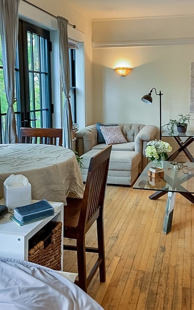 Photo - 643 W Arlington Pl Unit 2