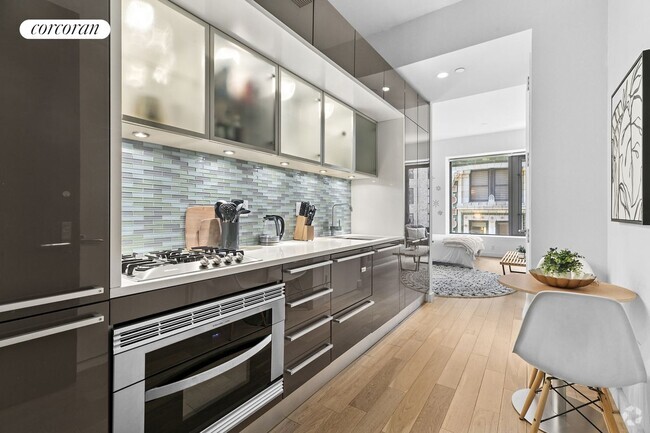 Building Photo - 75 Wall St Rental