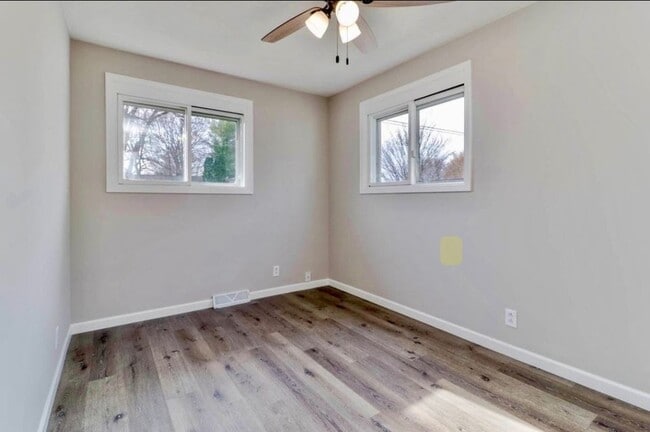 Photo - 1302 W Hovey Ave