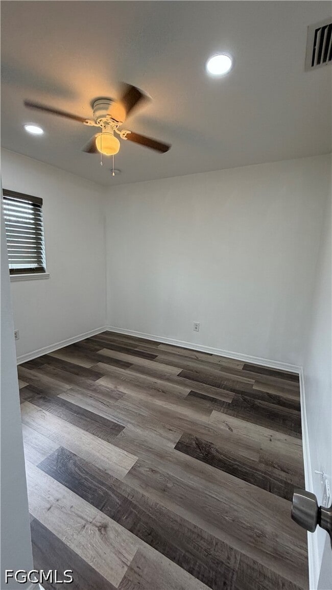 Photo - 5046 Locke Ln