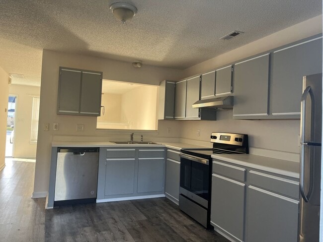 Photo - 200 Pinegrove Ct