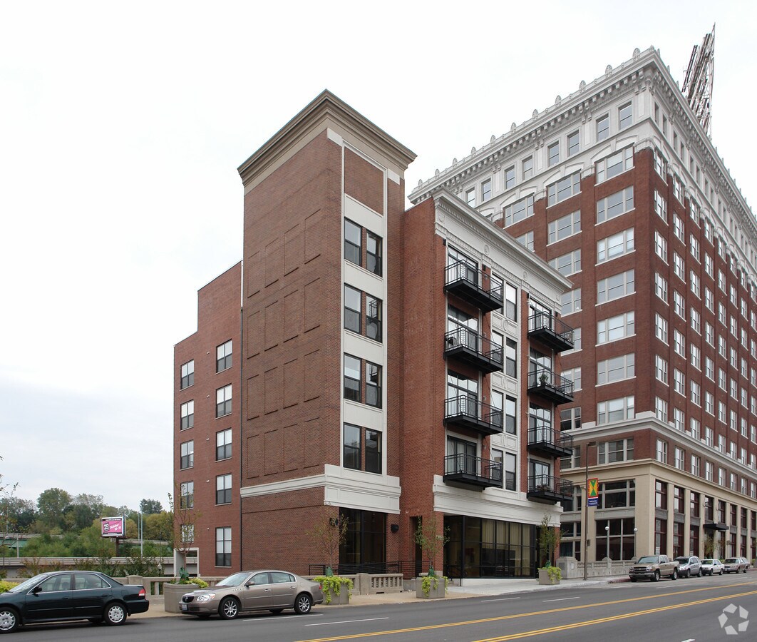 Photo - Western Auto Bldg