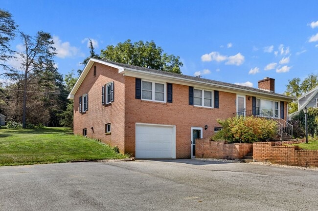 Photo - 26182 Old Valley Pike