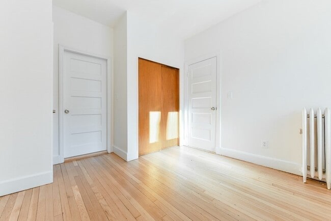 Photo - 152 Winchester St Unit 2