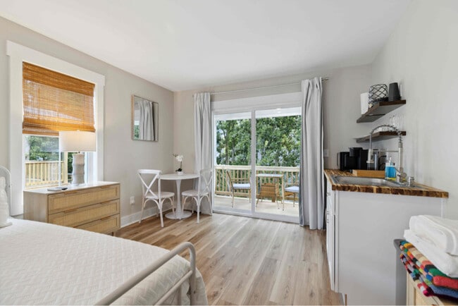 Photo - 5069 Peachtree Ave Unit A