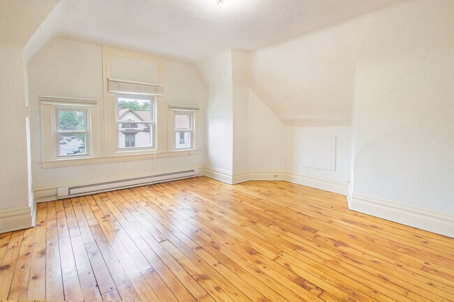 Photo - 421 Peebles St Unidad #3