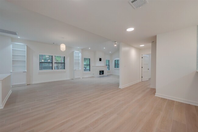 Photo - 2702 Delano St