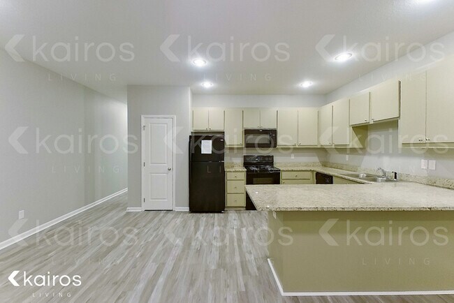 Photo - 2011 Wilson Rd