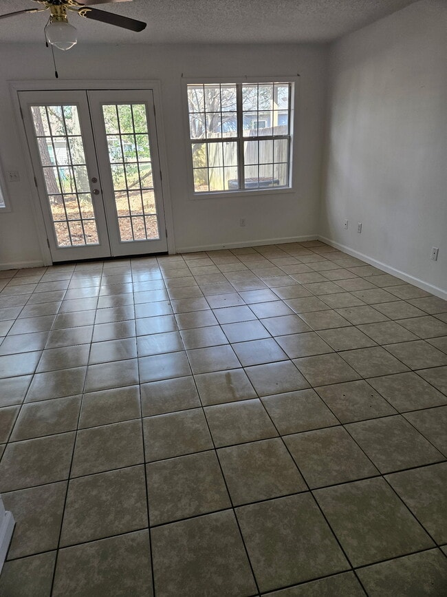 Photo - 130 Commons Dr