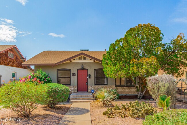 Photo - 915 E Granada Rd