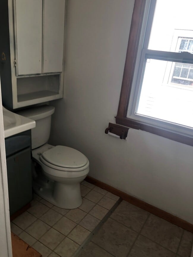 Photo - 1374 Leonora Ave