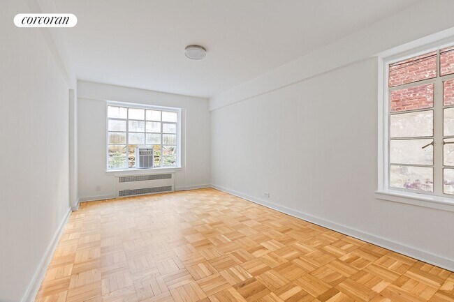 Photo - 57 Montague St