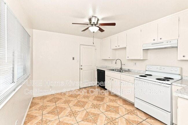 2121 Banyan Way