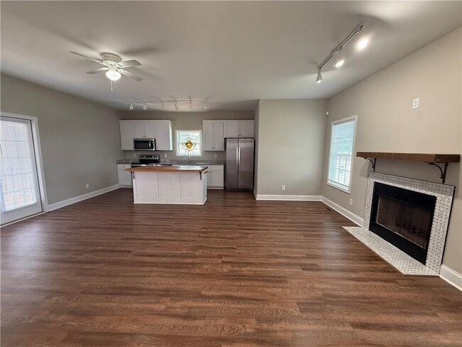 Photo - 618 Liberty Pk Dr