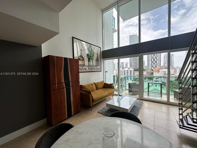 Photo - 41 SE 5th St Unidad 903