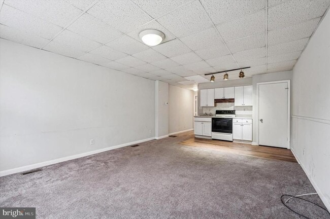 Building Photo - 271 N Wycombe Ave Unit 1