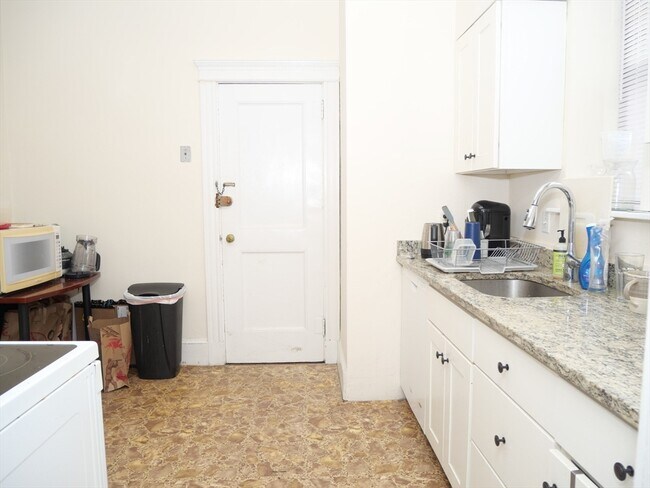 Photo - 231 St Paul St Unit 2