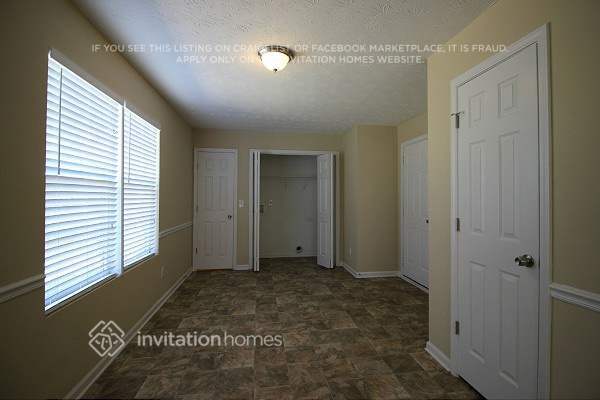 Photo - 1630 Boxcar Pl NE