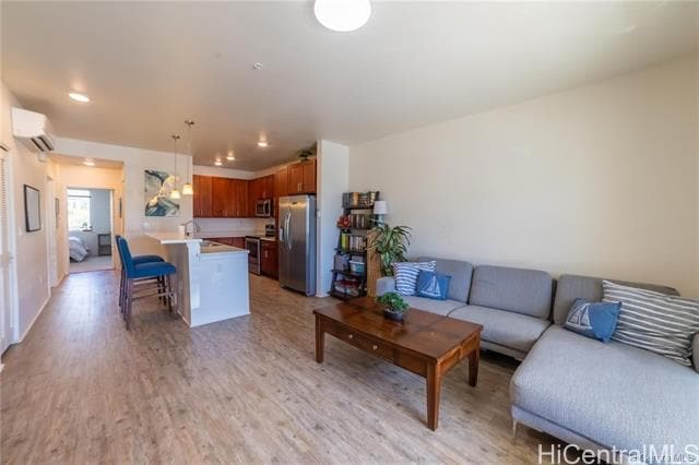 Photo - 642 Kakala St