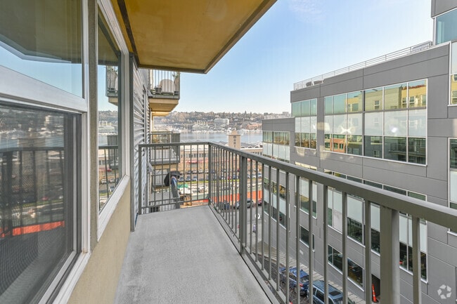 1HAB, 1BA - 550&nbsp;ft² - Lake Union Tower