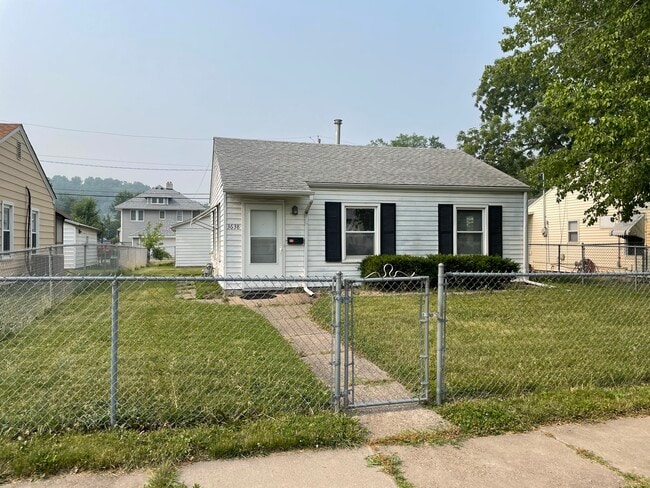 Building Photo - 3638 Johnson Ave