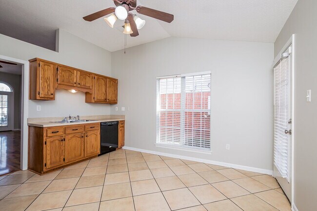 Photo - 761 Grant Dr