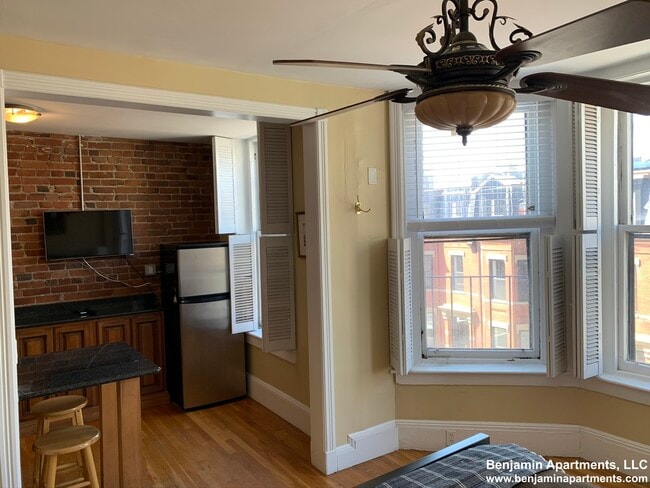 Photo - 48 Hereford St Unit 3