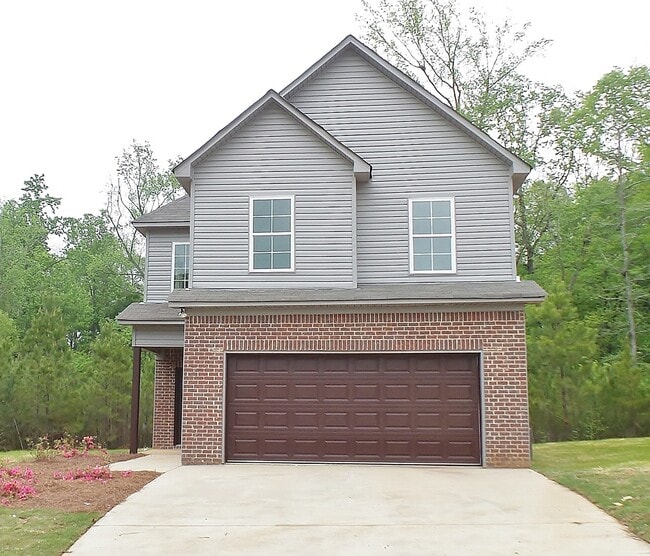 Building Photo - Home with Private Back Yard Available For ...