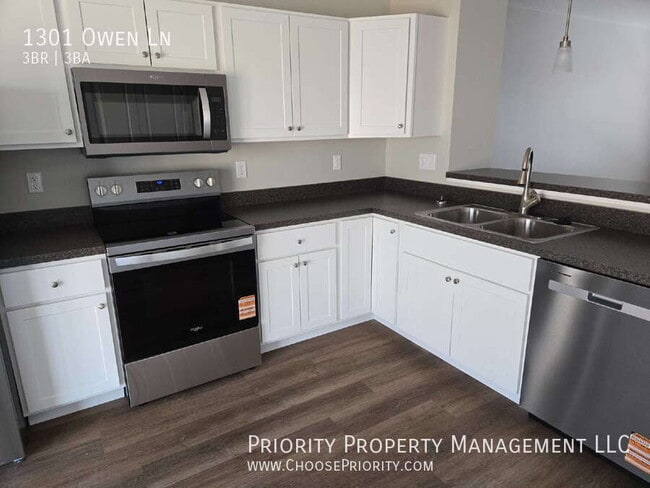 Photo - 1301 Owen Ln