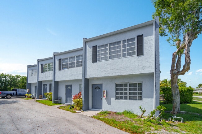 Vista Townhomes - Vista Townhomes