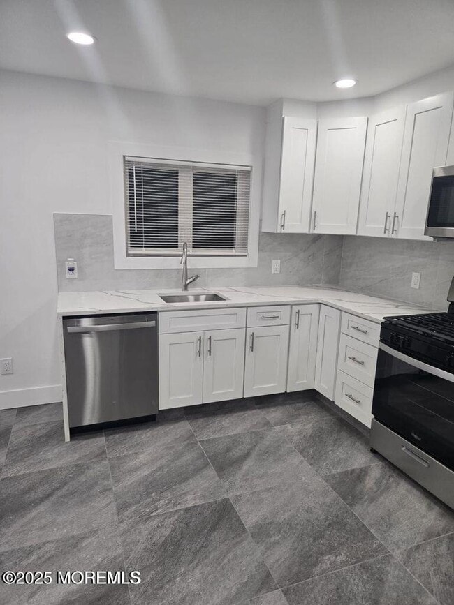 Building Photo - 186 Coleman Ave Unit D