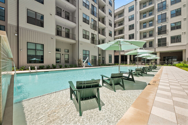 The Saint George - The Saint George Apartments