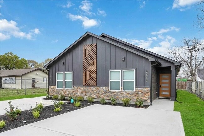 Building Photo - 784 Enterprise St