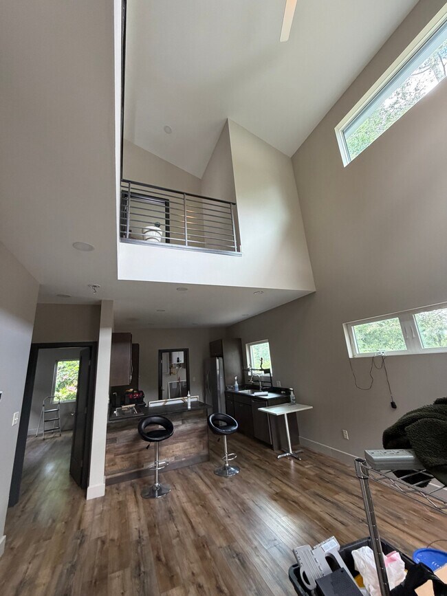 82 Wood Ave