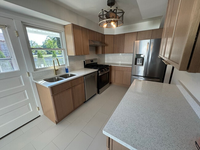 Photo - 709 W Glencoe Rd