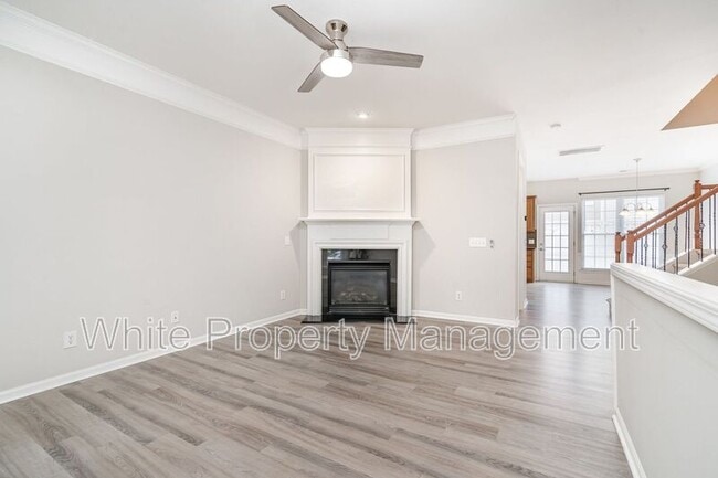 Photo - 822 Granby Dr