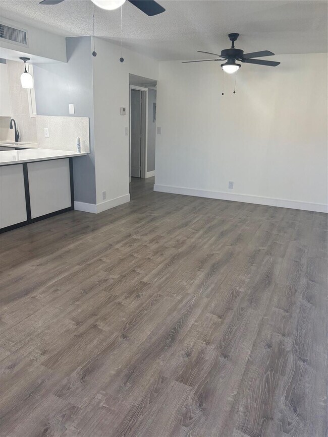 5492 Courtyard Dr Unidad 5492