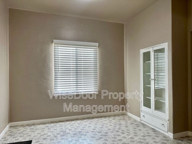 Photo - 1030 Leonard Ave Unit 6