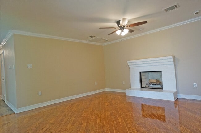 Photo - 1922 Westlake Way