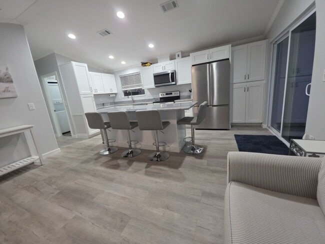 Photo - Newly Remodeled / Furnished 2 Bedroom / 2 Bathroom
