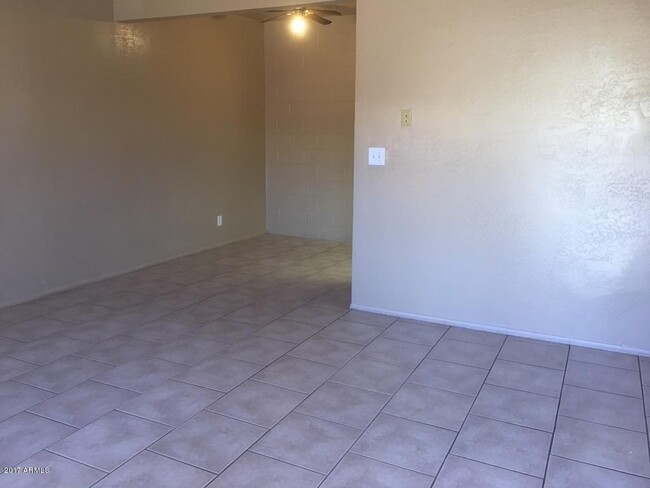 Photo - 7010 N 68th Dr Unit Apt 1